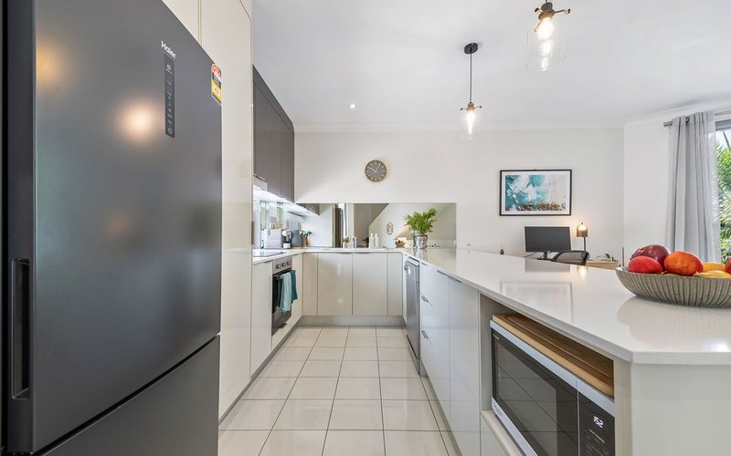 Photo - 38/5074 Emerald Island Drive, Carrara QLD 4211 - Image 5