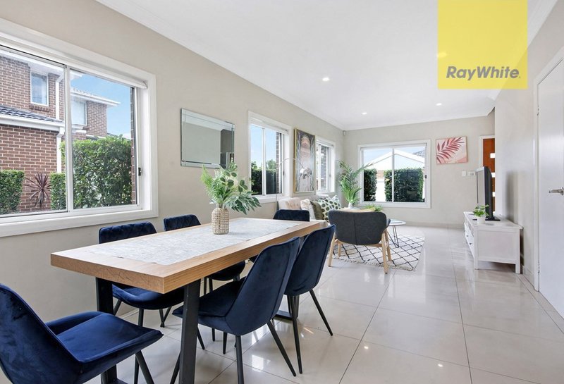 Photo - 3/86 Jersey Road, South Wentworthville NSW 2145 - Image 6