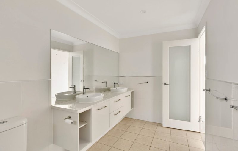 Photo - 386 Tamborine Oxenford Road, Upper Coomera QLD 4209 - Image 13