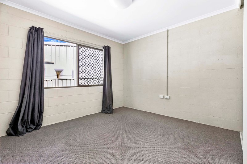 Photo - 386 Torquay Terrace, Torquay QLD 4655 - Image 6