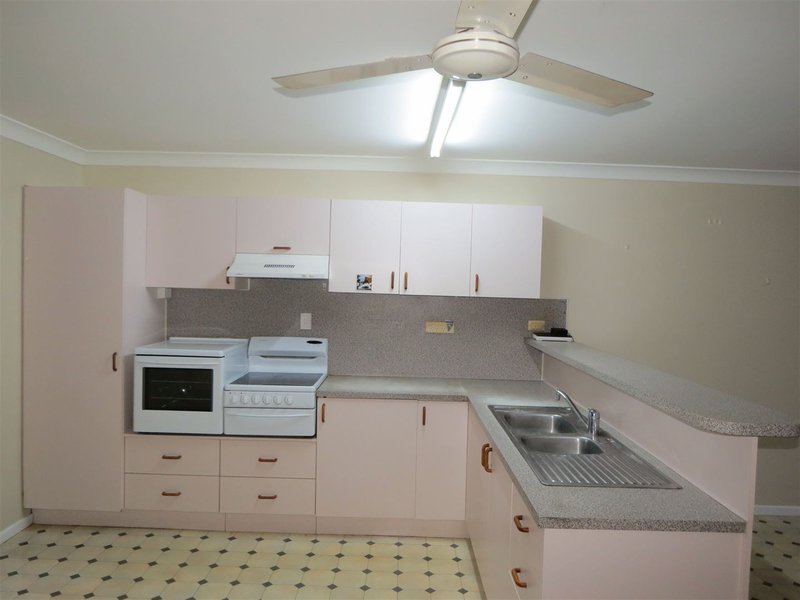 Photo - 3/86 Wilmington Street, Ayr QLD 4807 - Image 3