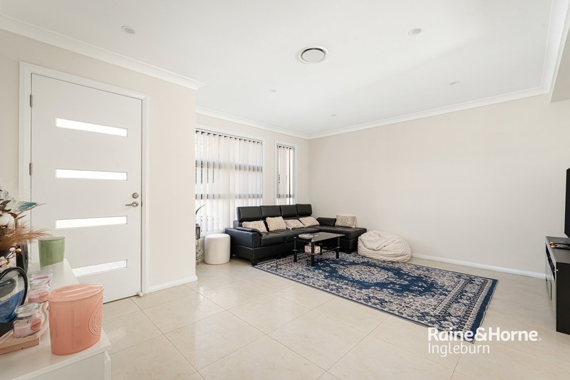 Photo - 3/87-89 Oxford Road, Ingleburn NSW 2565 - Image 2