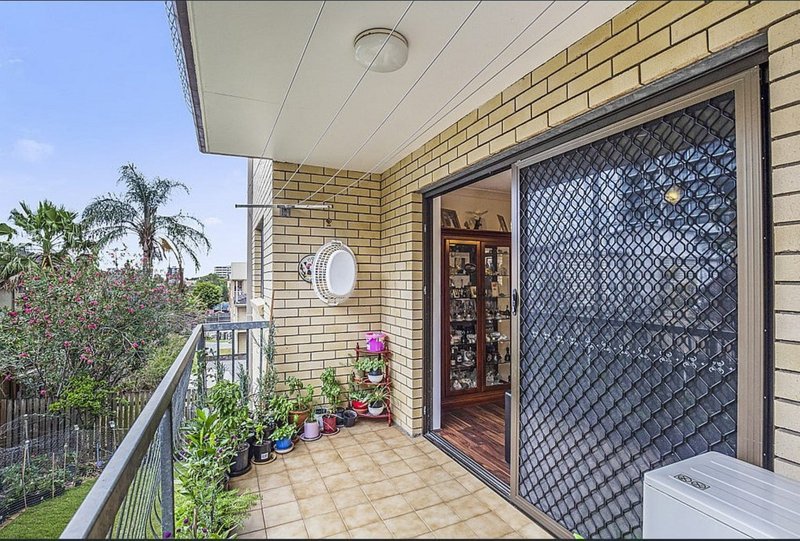 Photo - 3/87 Farnell Street, Chermside QLD 4032 - Image 11