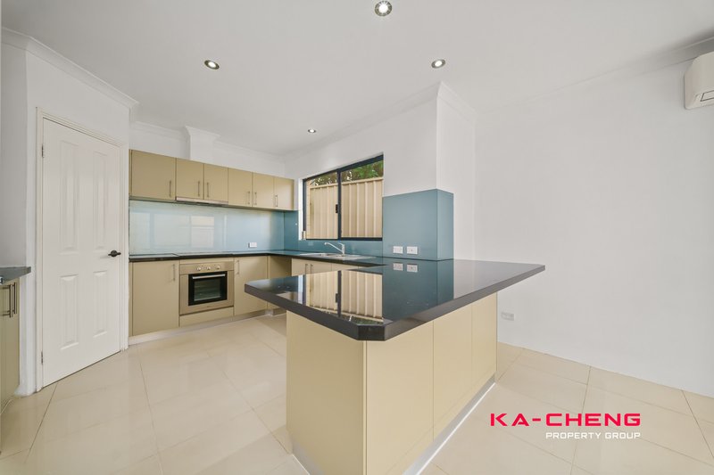 Photo - 388B Flinders Street, Nollamara WA 6061 - Image 5