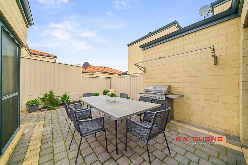 Photo - 388B Flinders Street, Nollamara WA 6061 - Image 11