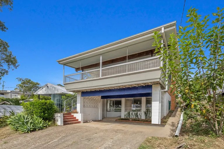Photo - 38A Fifth Avenue, St Lucia QLD 4067 - Image 1