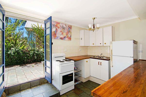 Photo - 38A Fifth Avenue, St Lucia QLD 4067 - Image 4