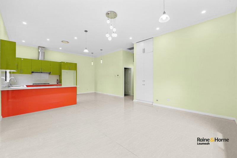 Photo - 38A Saywell Road, Macquarie Fields NSW 2564 - Image 5