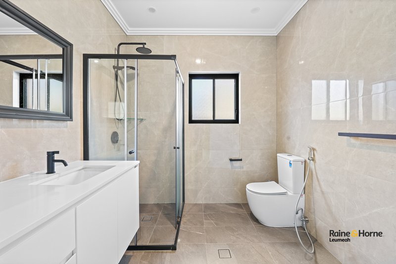 Photo - 38A Saywell Road, Macquarie Fields NSW 2564 - Image 8