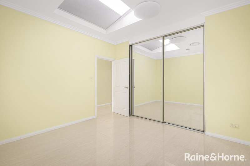 Photo - 38B Saywell Road, Macquarie Fields NSW 2564 - Image 3