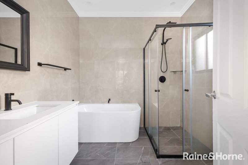 Photo - 38B Saywell Road, Macquarie Fields NSW 2564 - Image 9