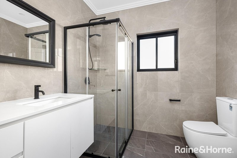Photo - 38B Saywell Road, Macquarie Fields NSW 2564 - Image 11