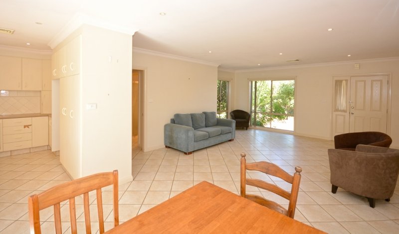 Photo - 38D Nelson Drive, Griffith NSW 2680 - Image 5