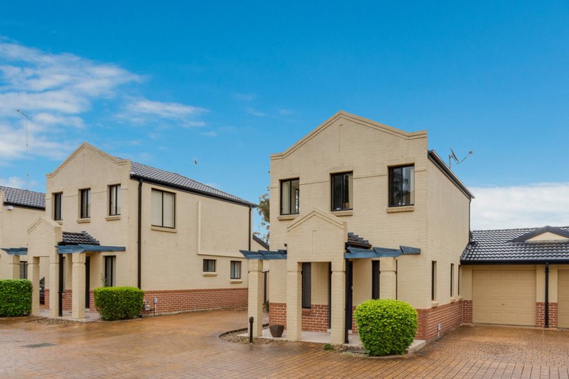 3/9-11 Fourth Avenue, Macquarie Fields NSW 2564