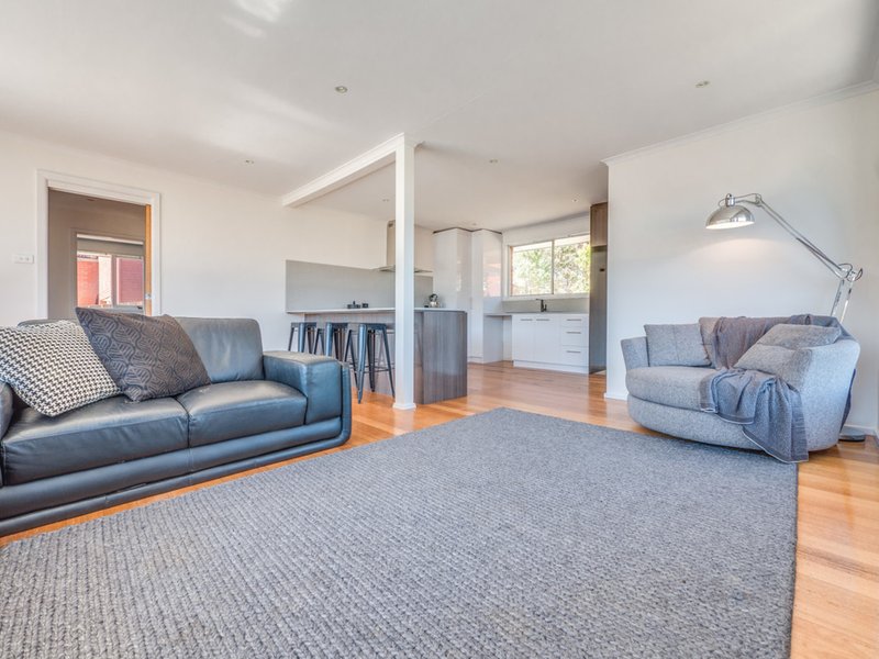 Photo - 39 & 39A Henley Street, Lindisfarne TAS 7015 - Image 6