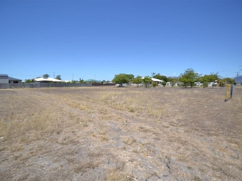 Photo - 39-41 Myles Street, Merinda QLD 4805 - Image 3