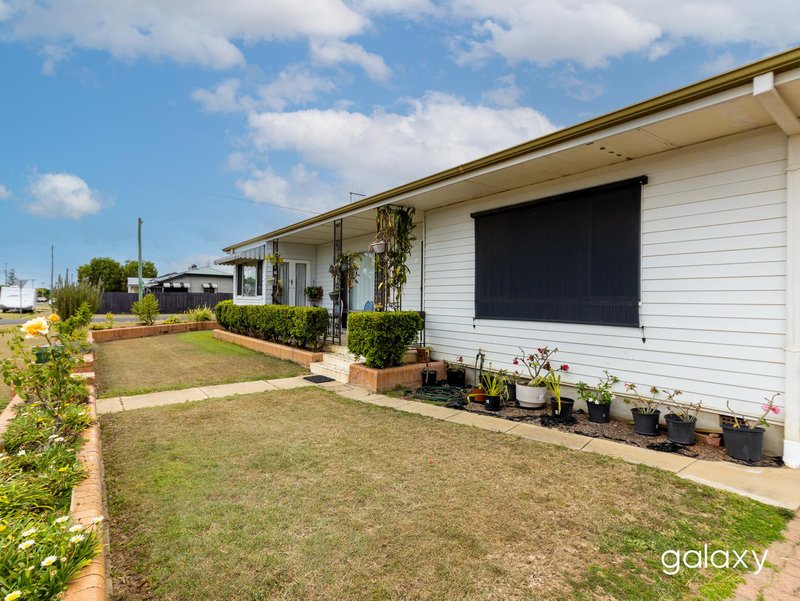 Photo - 39 Alamein Street, Svensson Heights QLD 4670 - Image 17