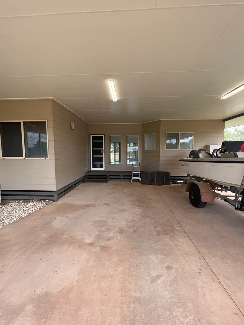 Photo - 39 Alstonia Drive, Nanum QLD 4874 - Image 6