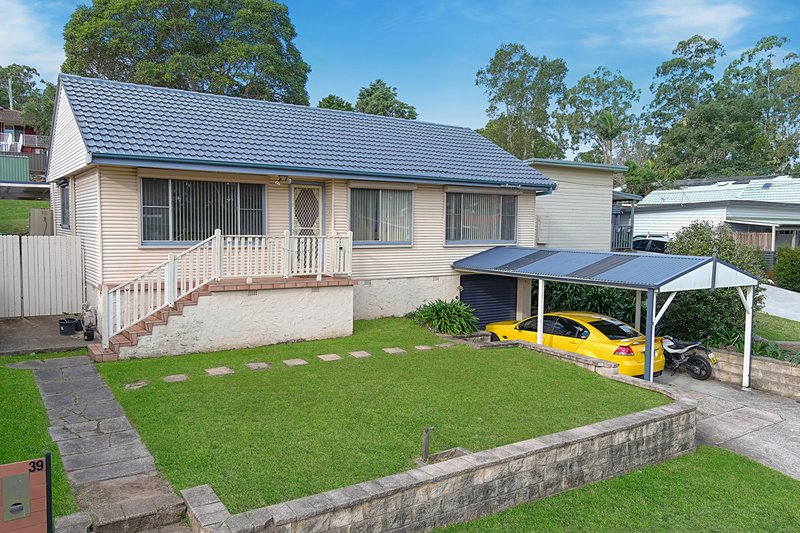 Photo - 39 Amaral Avenue, Dapto NSW 2530 - Image 3