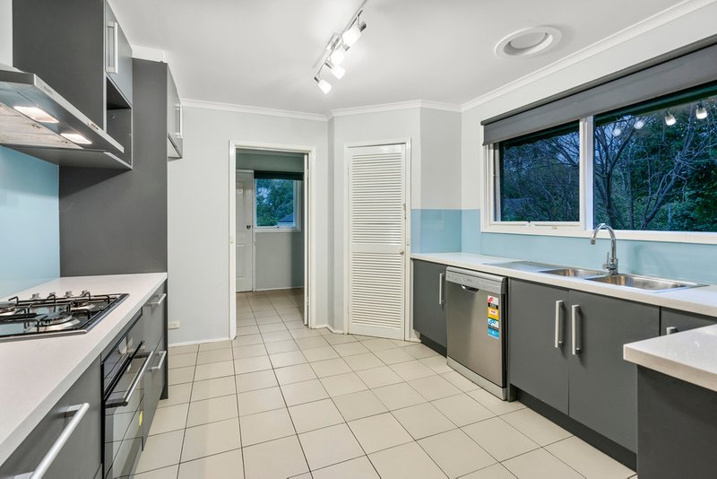 Photo - 39 Amesbury Avenue, Wantirna VIC 3152 - Image 2