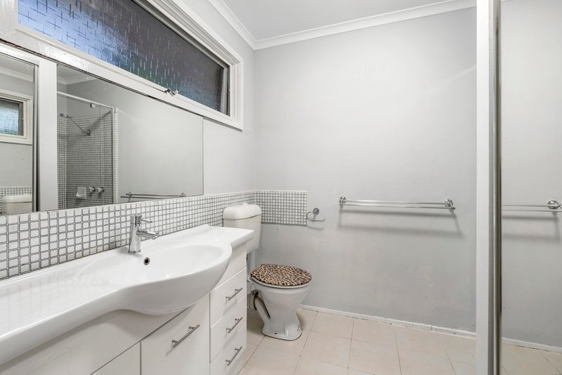 Photo - 39 Amesbury Avenue, Wantirna VIC 3152 - Image 6