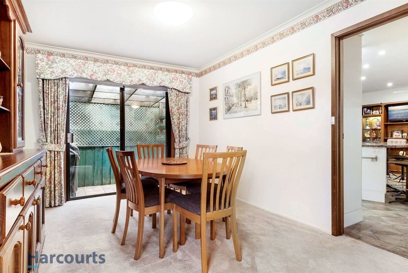 Photo - 39 Annandale Crescent, Glen Waverley VIC 3150 - Image 5