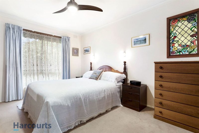 Photo - 39 Annandale Crescent, Glen Waverley VIC 3150 - Image 6