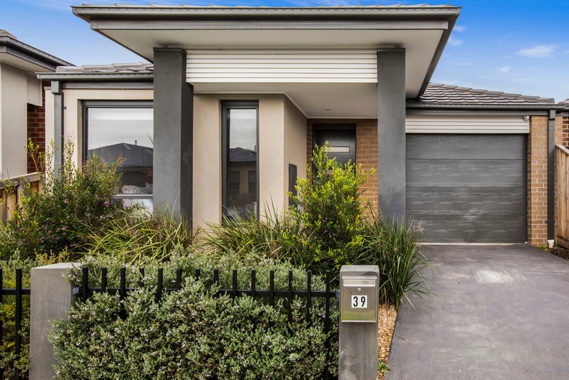 39 Arlington Avenue, Pakenham VIC 3810