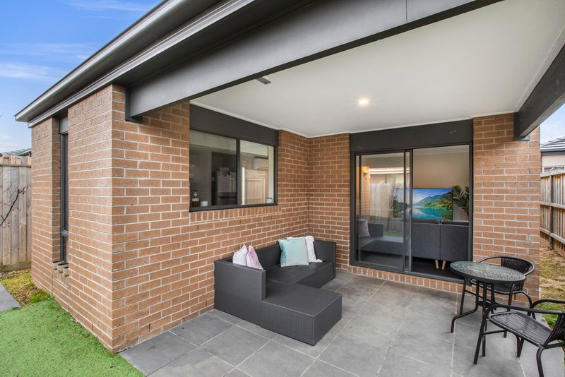 Photo - 39 Arlington Avenue, Pakenham VIC 3810 - Image 8