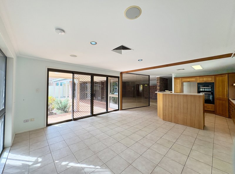 Photo - 39 Australia Court, Newport QLD 4020 - Image 4