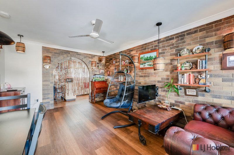 Photo - 3/9 Avenell Street, Avenell Heights QLD 4670 - Image 3