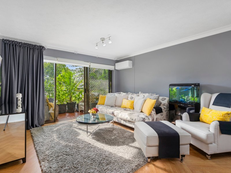 Photo - 3/9 Bayview Street, Runaway Bay QLD 4216 - Image 2