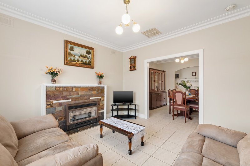 Photo - 39 Beauford Street, Huntingdale VIC 3166 - Image 3