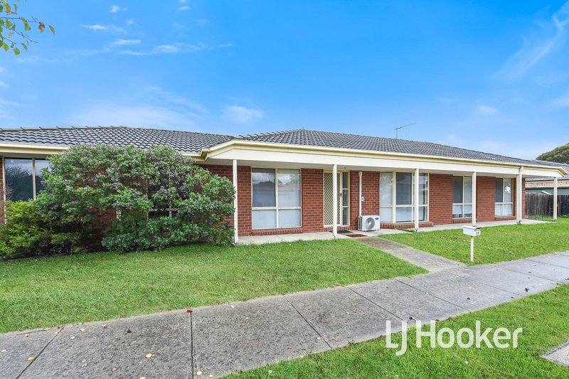 Photo - 39 Bellbrae Crescent, Cranbourne West VIC 3977 - Image 2