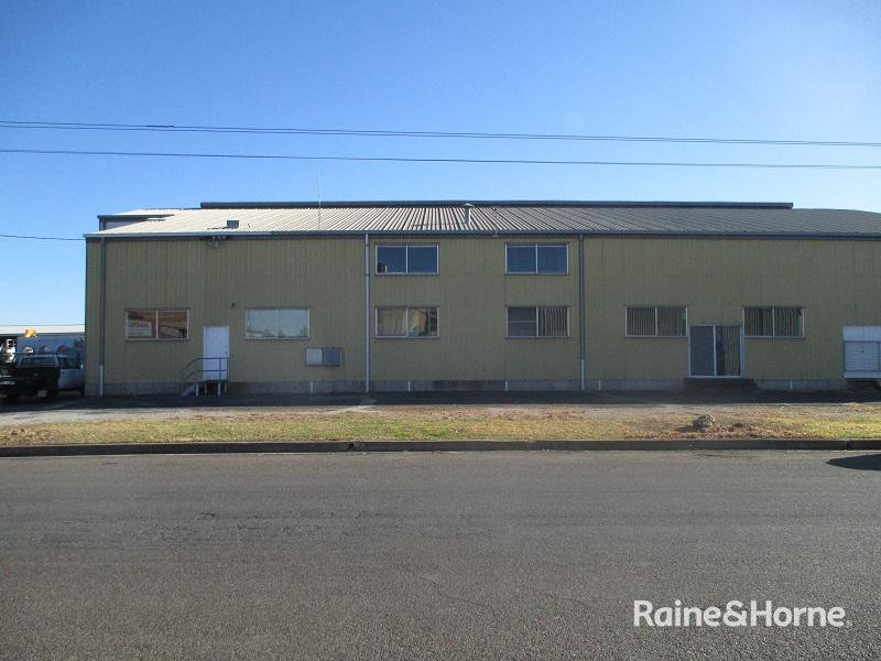 Photo - 39 Belmore St , Tamworth NSW 2340 - Image 3