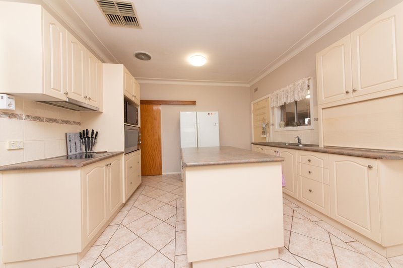 Photo - 39 Bennett Street, Dubbo NSW 2830 - Image 4