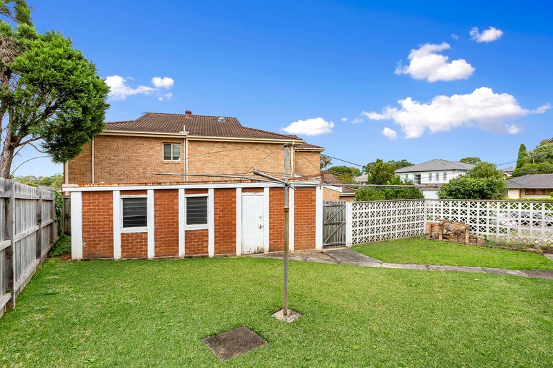 Photo - 39 Blenheim Road, North Ryde NSW 2113 - Image 7