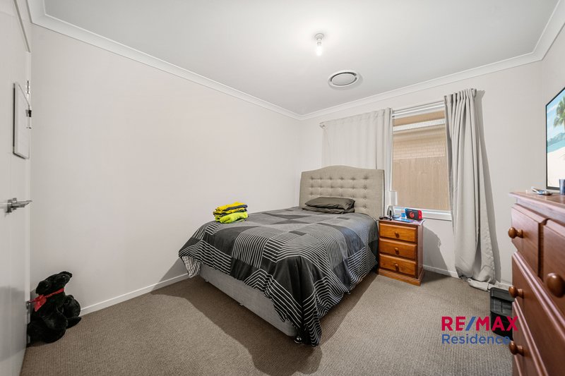 Photo - 39 Bloomfield Avenue, Park Ridge QLD 4125 - Image 8