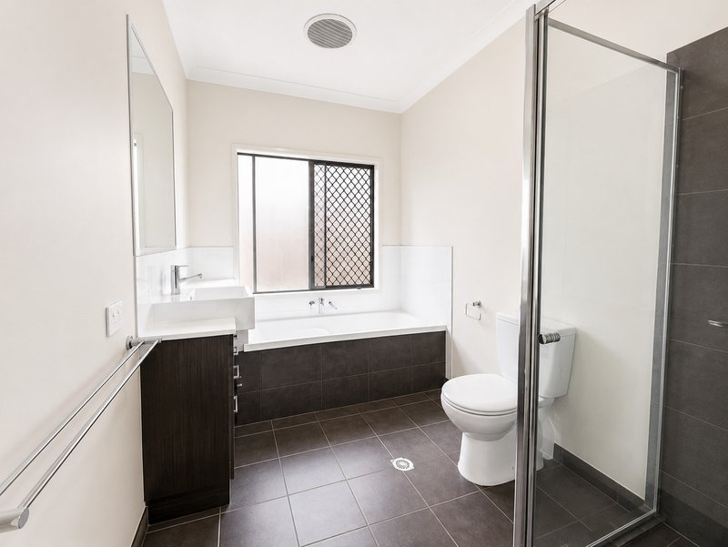 Photo - 39 Blue Mountains Crescent, Fitzgibbon QLD 4018 - Image 6