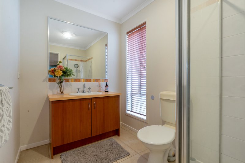 Photo - 39 Bowral Loop, Craigieburn VIC 3064 - Image 15