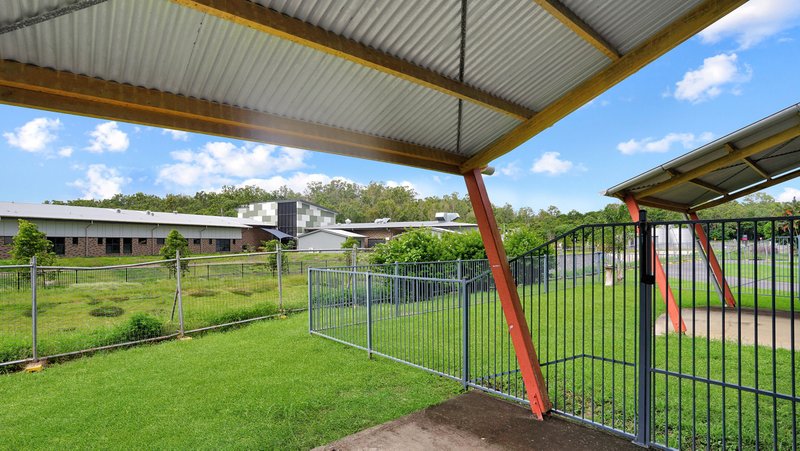 Photo - 39 Brewers Road, Sarina QLD 4737 - Image 3