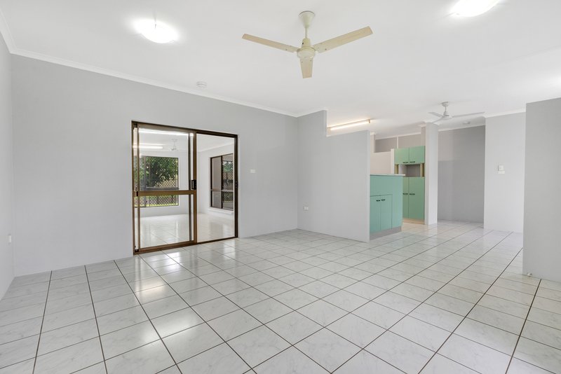 Photo - 39 Brooks Street, Whitfield QLD 4870 - Image 8