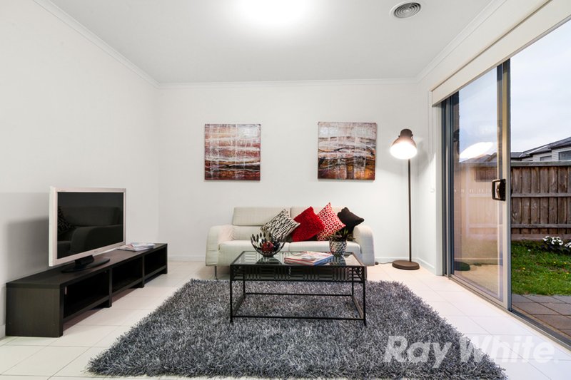 Photo - 39 Brunton Crescent, Mulgrave VIC 3170 - Image 6