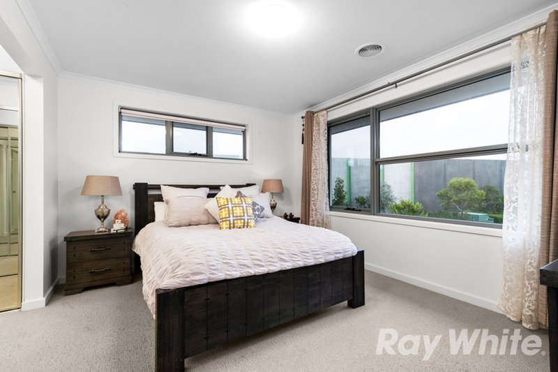 Photo - 39 Brunton Crescent, Mulgrave VIC 3170 - Image 7