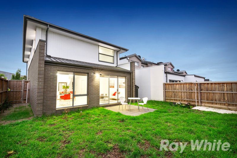 Photo - 39 Brunton Crescent, Mulgrave VIC 3170 - Image 10