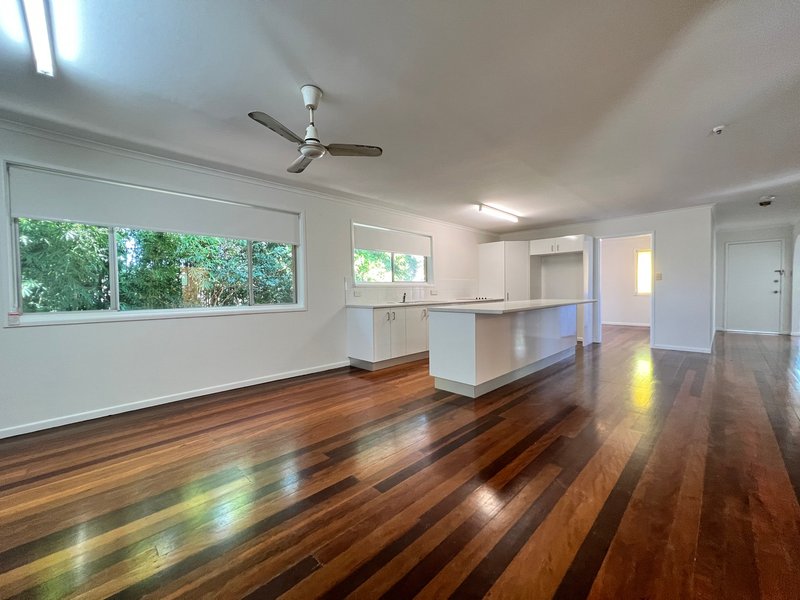 Photo - 39 Burleigh Street, Burleigh Waters QLD 4220 - Image 6