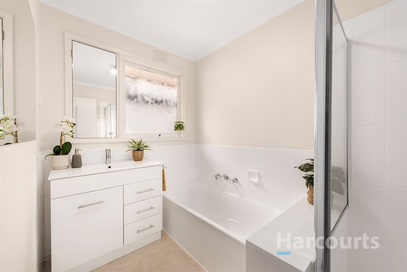 Photo - 39 Burlington Crescent, Wantirna VIC 3152 - Image 9