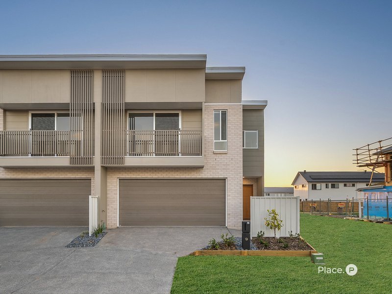 Photo - 39 Cambridge Circuit, Lawnton QLD 4501 - Image 2