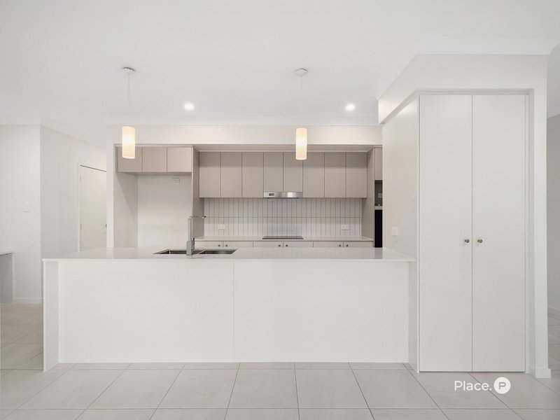 Photo - 39 Cambridge Circuit, Lawnton QLD 4501 - Image 4