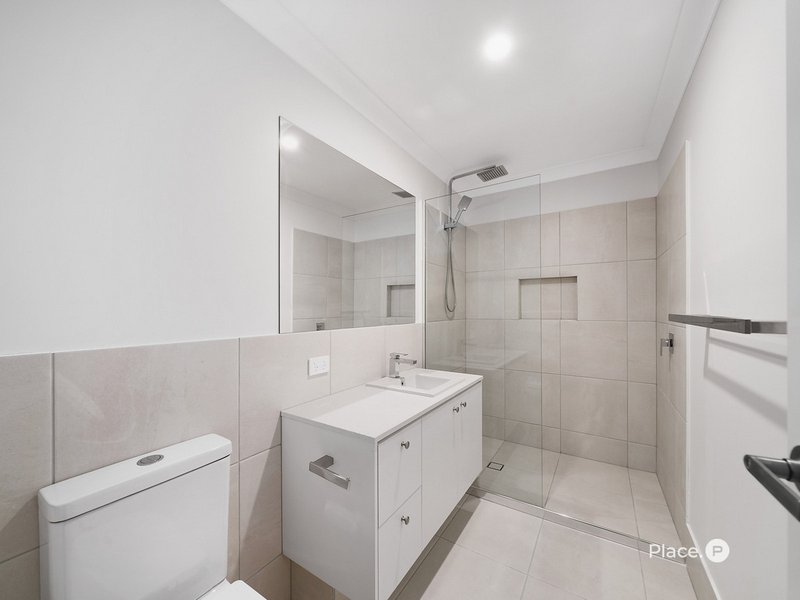 Photo - 39 Cambridge Circuit, Lawnton QLD 4501 - Image 8